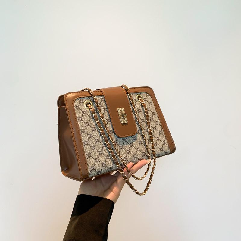 Large Capacity Personalized Chain Bag Fashionable One-shoulder Simple Bag Women's Summer New Crossbody Bag Small Square Bag
