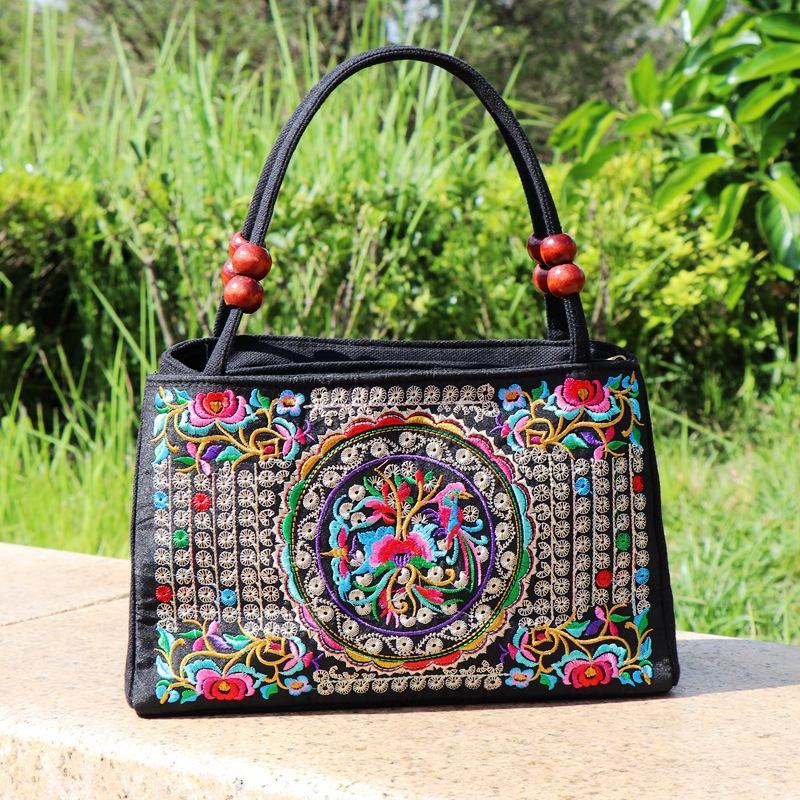 2026 New Fashion Embroidery Women Small Handbags National Floral Embroidered Lady Top-handle Bags Single-layer Beading Falp Carrier