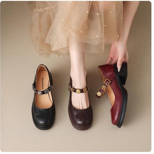 ins stepping on shit! The owner keeps it for himself! Retro round head flower word with thick high heels single shoes women's Mary Jane shoes