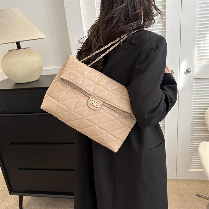 Large capacity diamond 2025 simple new fashion chain trendy texture single shoulder portable crossbody underarm bag women