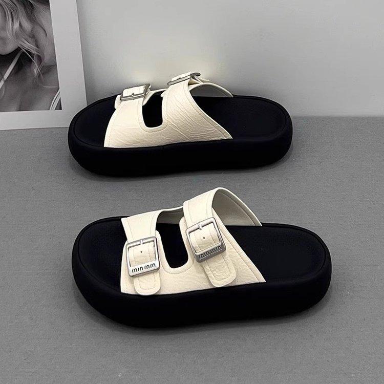 Thick-bottomed one-word cool slippers women's 2025 summer new outer wear fashionable versatile stepping on shit feeling casual beach slippers tide