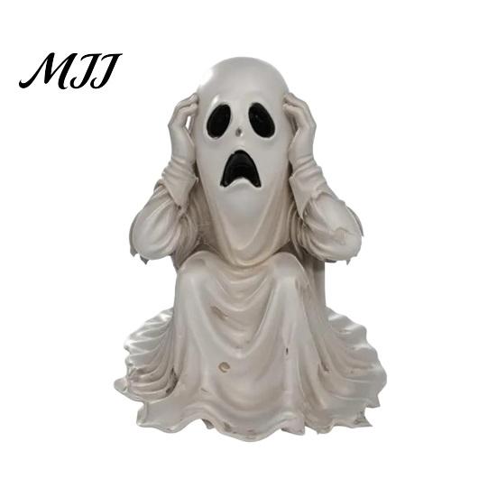 Haunted House Decoration Halloween Ghost Figurine, Scary Face Statue, Resin Spooky Figurine White for Indoor Home, Office, Desk Decor Outdoor Ornament