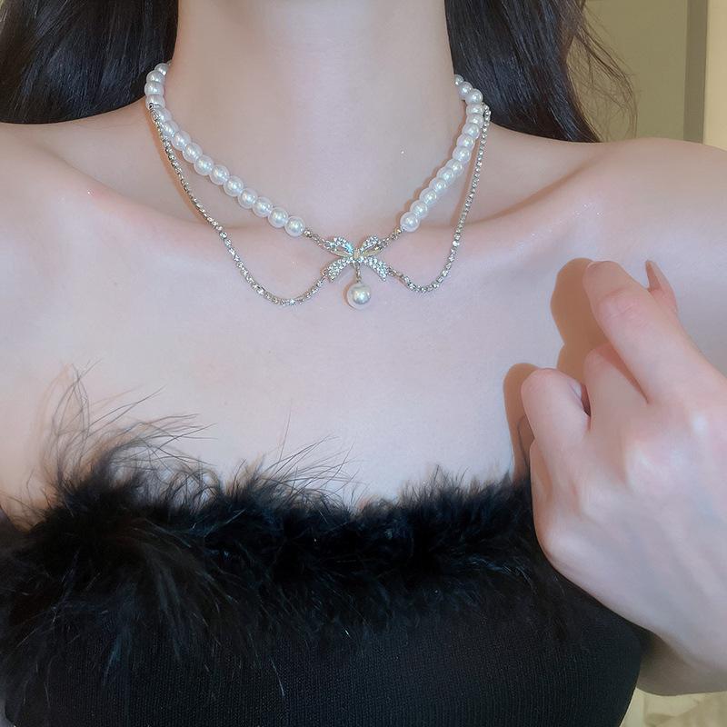 Real gold electroplated pearl and diamond-inlaid floral necklace, niche, fashionable, versatile collarbone chain, elegant and high-end accessory