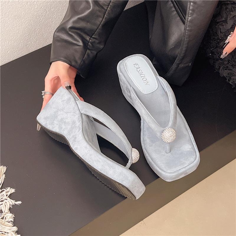 Retro versatile heightened thick-soled flip-flops shoes women's beautiful slope heel beach casual vacation cool slippers