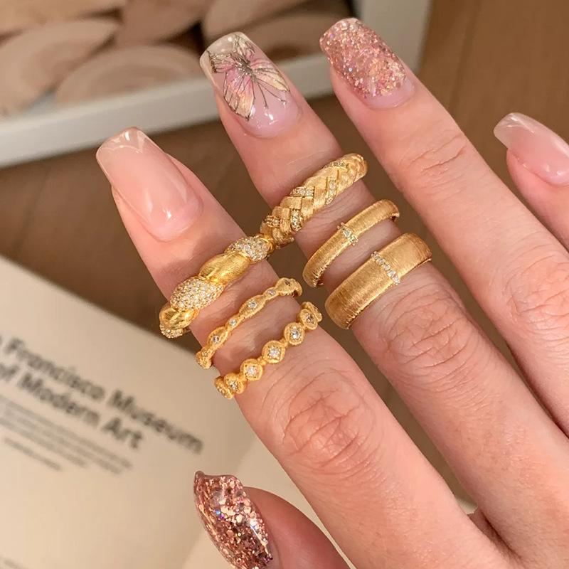 925 Unique Highend Sterling Silver Couple Rings Featuring Dazzling Diamond Accents For Women