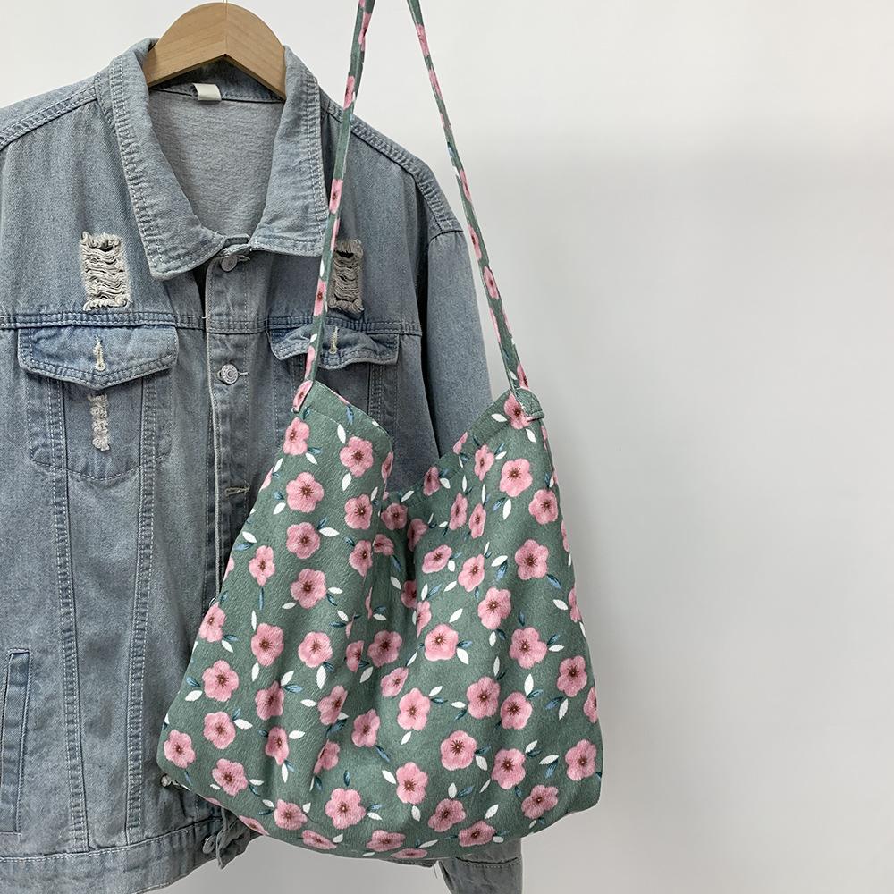 A Crossbody Bag with A Zipper and A Large-capacity Single-shoulder Shopping Bag