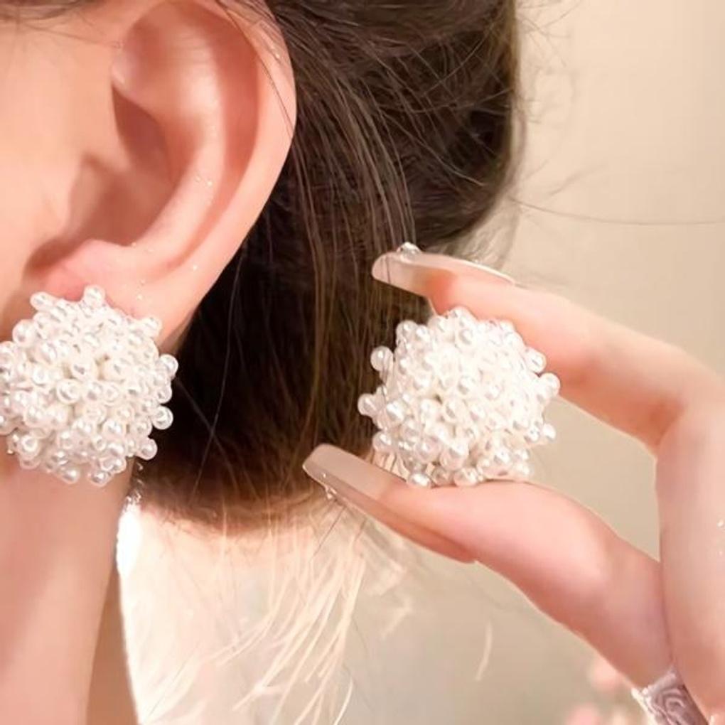 Women's Cloud Mongle Pearl Earrings [Silver Needle]