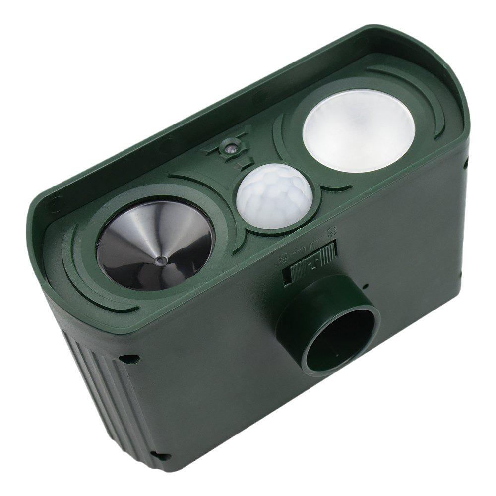 Solar-Powered Pest Repeller with Flashing Light for Cats, Dogs, and Birds