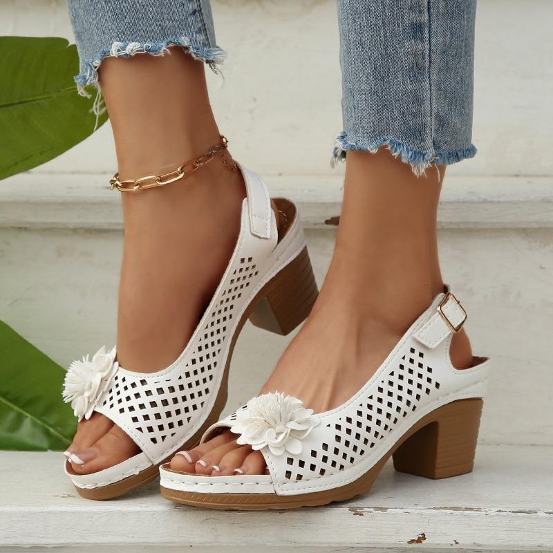 Sandálias de Salto Alto Espessas Florais da Moda para Mulheres Verão 2026 Tira Vazada Tamanho Grande Sapatos Femininos Sandálias de Plataforma de Deslizar
