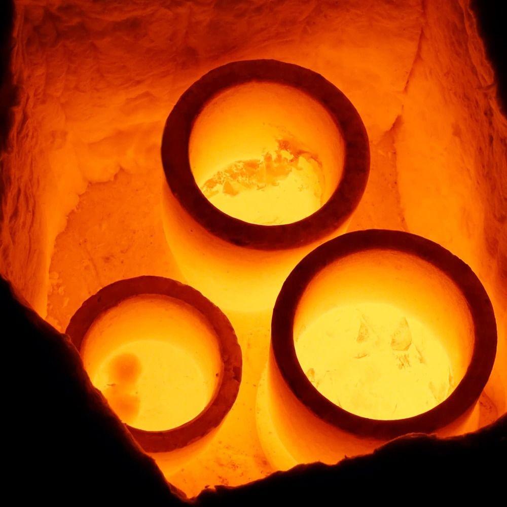Small Graphite Crucible High Temperature Melting Metal Crucibles Melting Casting Refining