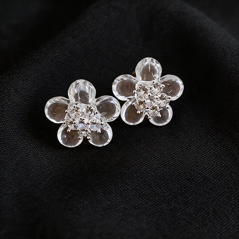 Super Fairy Silver Zircon Resin Flower Stud Earrings: Exquisite, Fashionable, and Versatile European and American Style