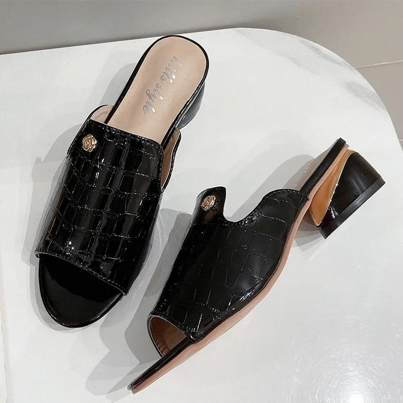 

Модные женские тапочки Элегантные туфли на среднем каблуке Модные женские босоножки на каблуке 2025 Летние шлепанцы Туфли-лодочки Новые Mujer De Zapatillas 43