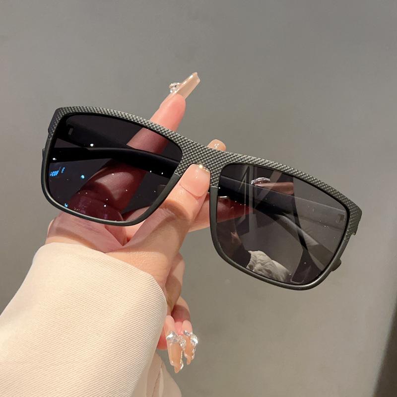 Classic New Large Frame Sunglasses Fashionable Men's Retro Square Frame Sunglasses Women's Outdoor UV-blocking Driving Glasses