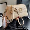 Large-capacity bag women's 2025 new fashion versatile summer shoulder messenger bag retro texture popular small square bag