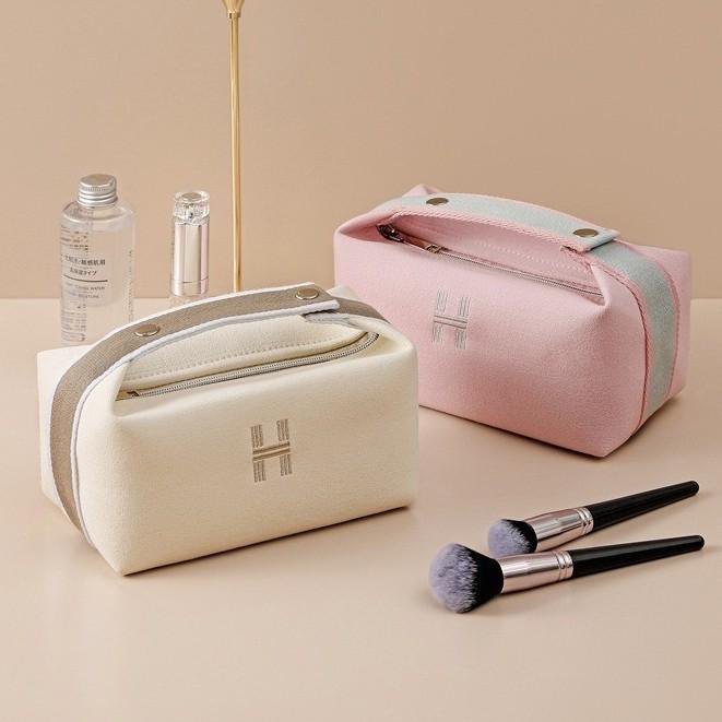 Women's High-Capacity Waterproof Makeup Bag - Stylish, Portable, Multi-Functional Canvas Toiletry Organizer