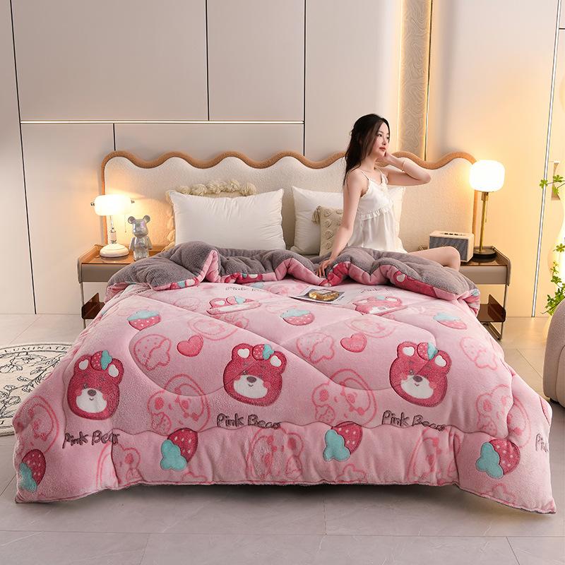 Home Textiles Quilt Comforter Soft Warm Floral Velvet Bedding Winters Use Machine Washable Suitable for Bedroom and Guest Room