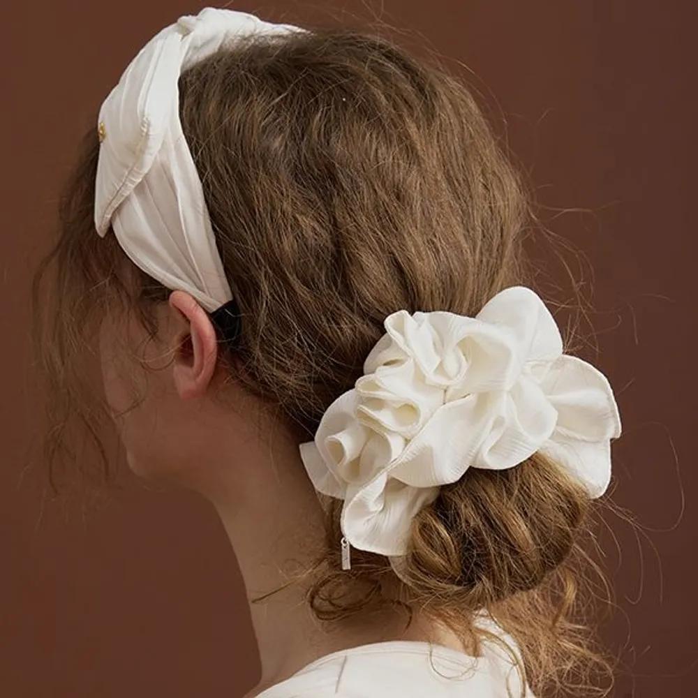 Neutral Flare Scrunchie JP-25-125S ivory