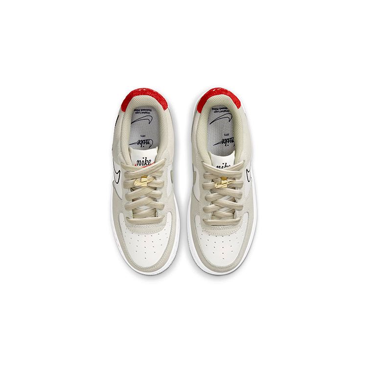 Nike Air Force 1 LV8 S50 GS Light Stone University Red Dětské tenisky Krémová Plachetnicová Černá DB1561-100