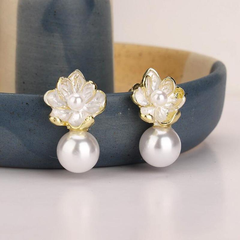 

Korean Blue White Flower Imitation Pearl Earring for Women Sweet Zircon Wholesale Accessory Girlfriend Gift