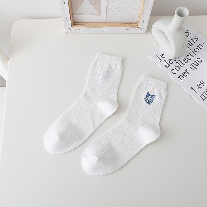 

Женские весенне-осенние милые хлопковые белые носки средней длины с вышивкой 1 pair
