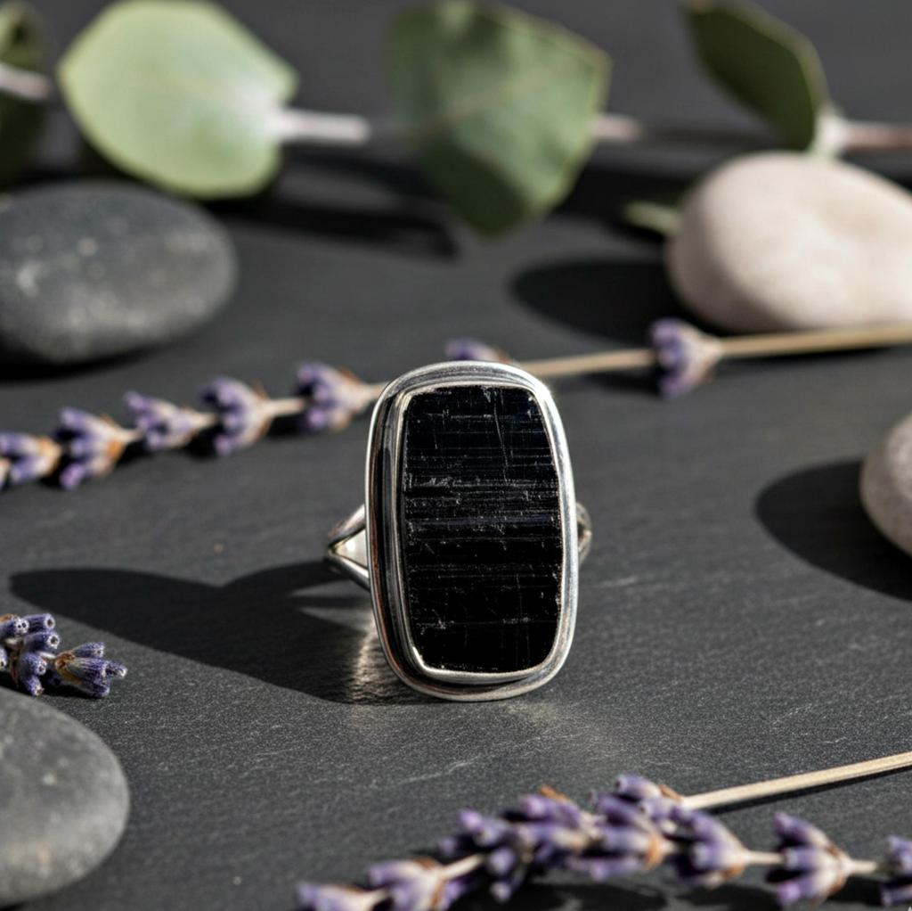 Natürlicher schwarzer Turmalin-Ring, 925er Sterlingsilber, handgefertigter Schmuck, Ring für Frauen, Turmalin-Geschenk für sie, Geburtsstein-Ring
