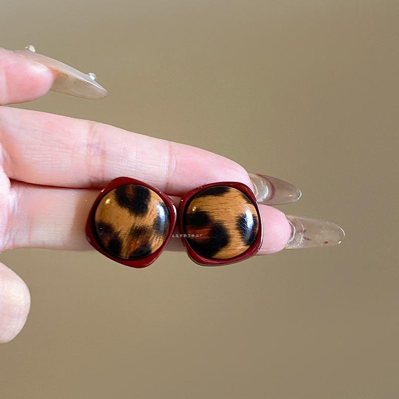 Women's Leopard Print Round Flocked Hoops: Unique Autumn/Winter European Statement Earrings for a Smaller Face Look