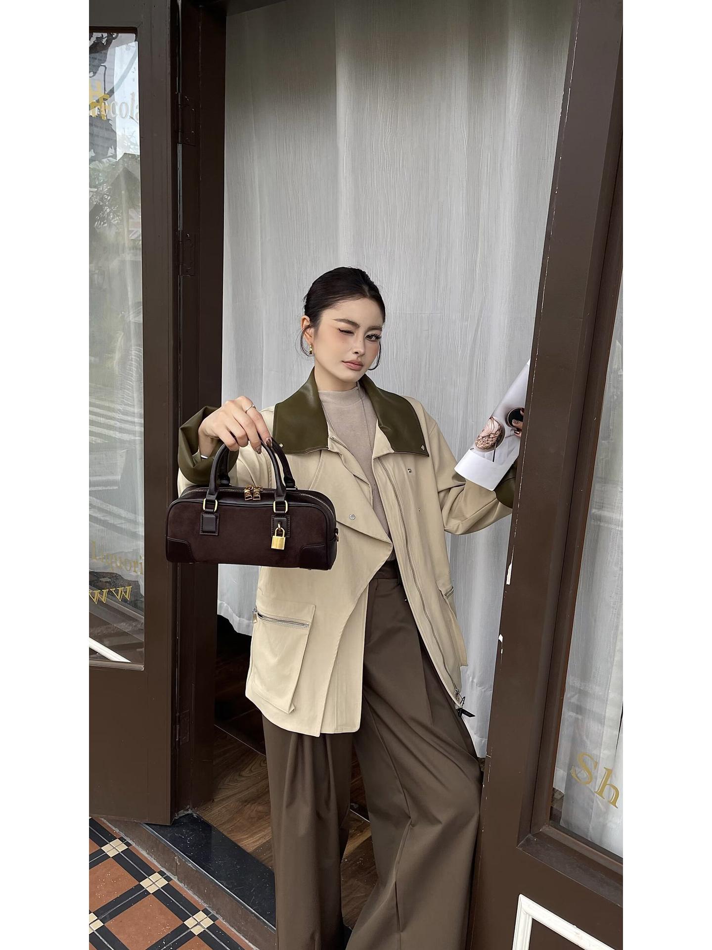 

Women’s 2025 High-End Autumn/Winter Plaid Handbag: Stylish Shoulder & Crossbody Baguette Tote