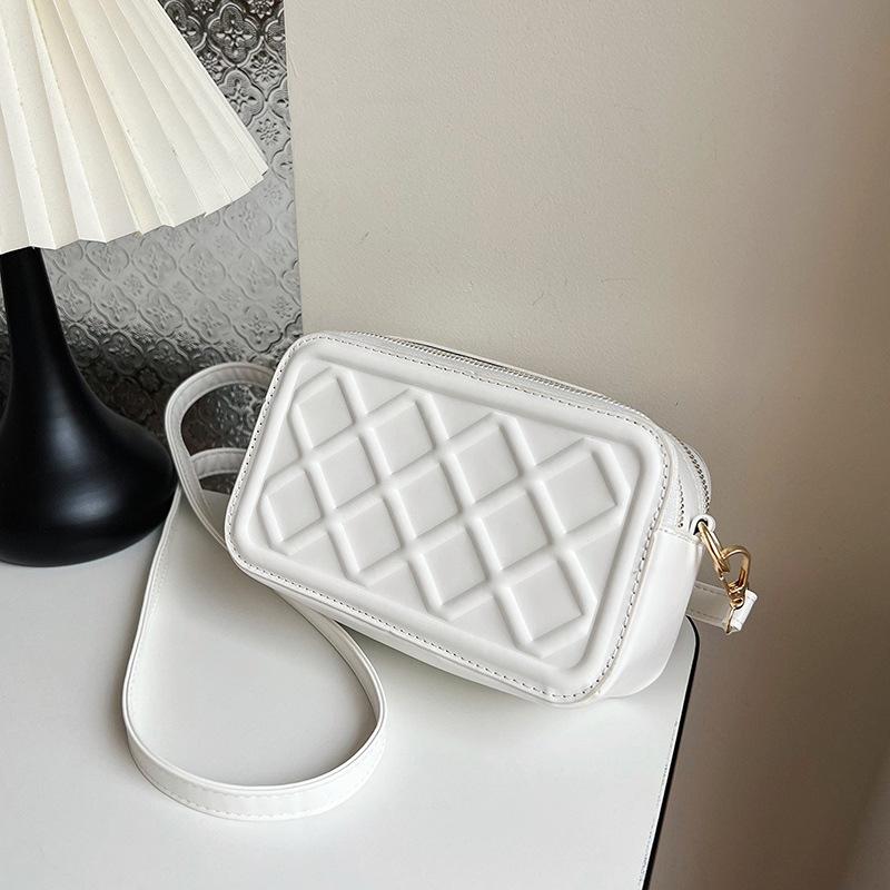 

Spring bag diamond wide shoulder strap trendy messenger bag simple bag personalized shoulder small square bag