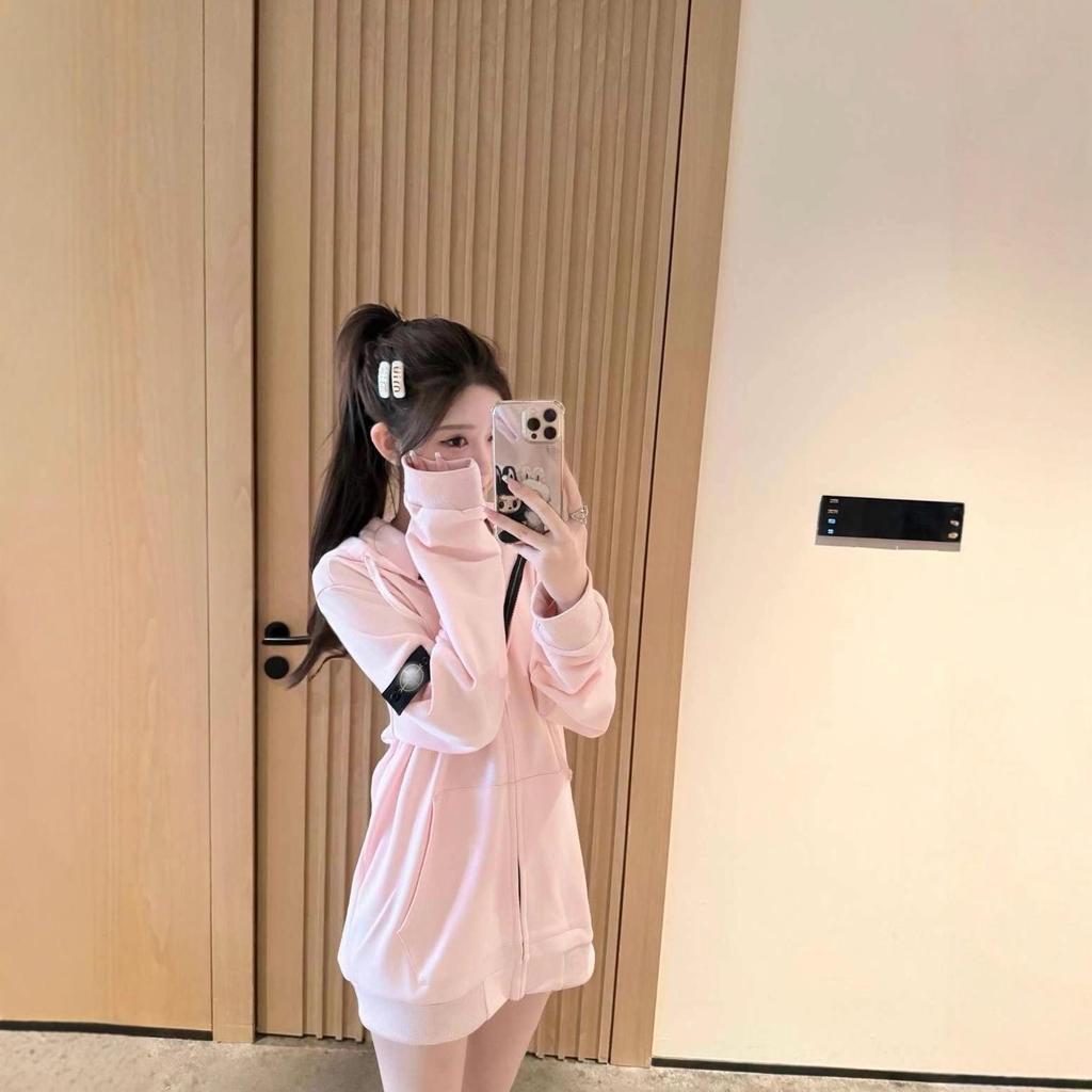 Einfarbiges Kapuzen-Sweatshirt mit Abzeichen - Island Tide Version