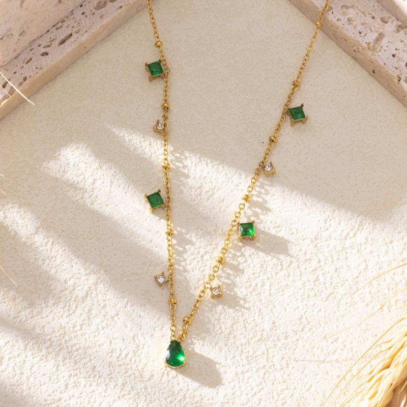 Emerald Water Drop Necklace: French Retro, Luxury Gold, Artistic Square Clavicle Chain for Women.