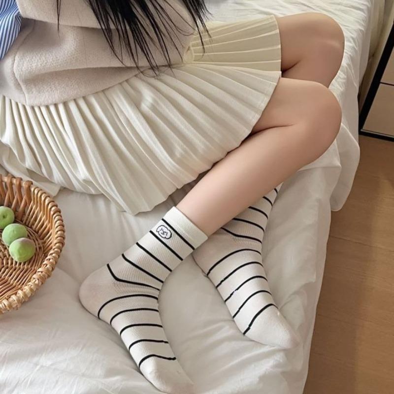 Female Spring and Autumn New Cute Dog Cartoon Student White Tube Cotton Socks