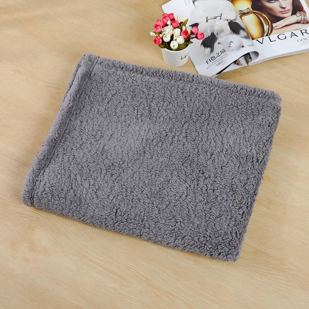 Pet Blankets, Kennel Pads, Dog Blankets, Autumn and Winter Warm Blankets, Coral Fleece