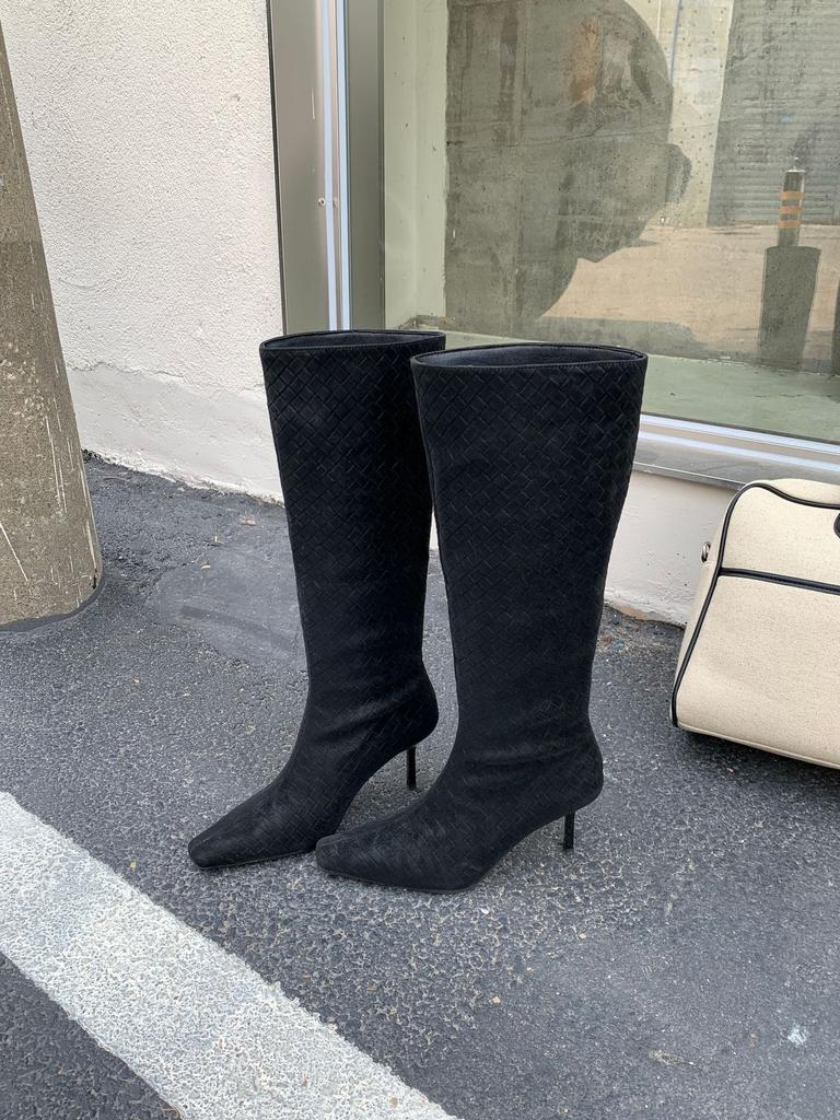 2025 autumn and winter new fashionable retro simple square head high-heeled boots simple wind fine high-heeled long boots but knee boots