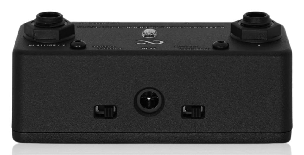 One Control Minimal Series Pedal Board Junction Box with BJF Buffer