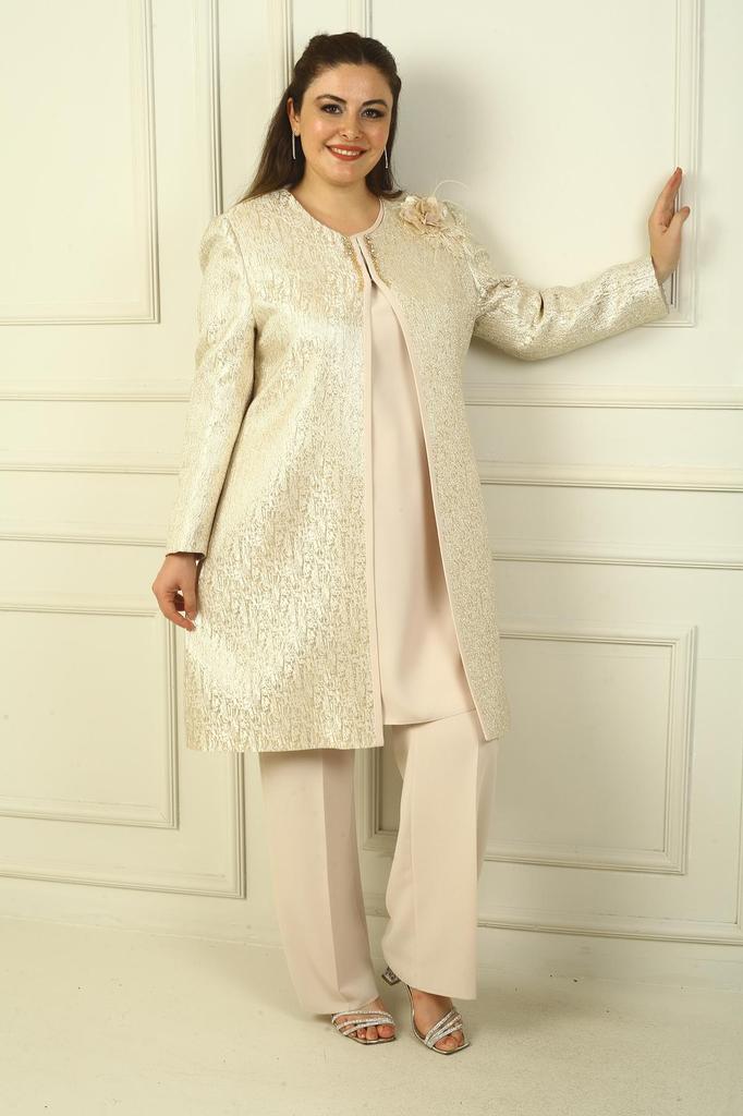 Kolsuz Yanları Yırtmaçlı Bluz Boncuk Detaylı Astarlı Uzun Jakarlı Ceket Pantolon Büyük Beden 3'lü Takım