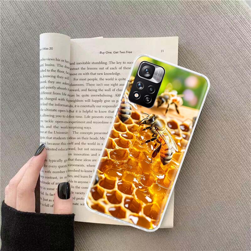 Bees and Honey In the Honeycomb Phone Case For Redmi Note 13 12 Pro Plus 14 15 Pro 5G 11 11T 11E 11S 10 Pro 10S 9 9S Cover Cell