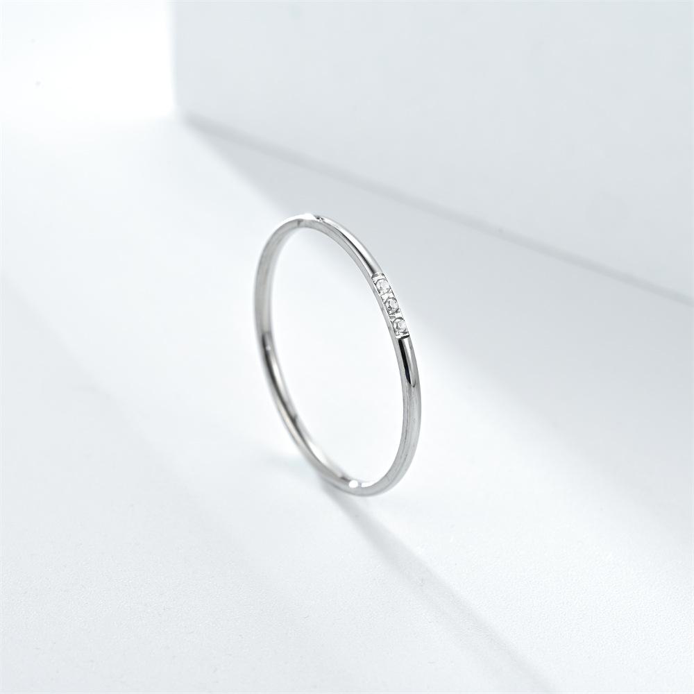 Kadınlar İçin Paslanmaz Çelik Yüzükler Kaplamalı Dizili Küçük Zirkon İstiflenebilir Yüzük Altın Rengi İnce Yüzük Hediye