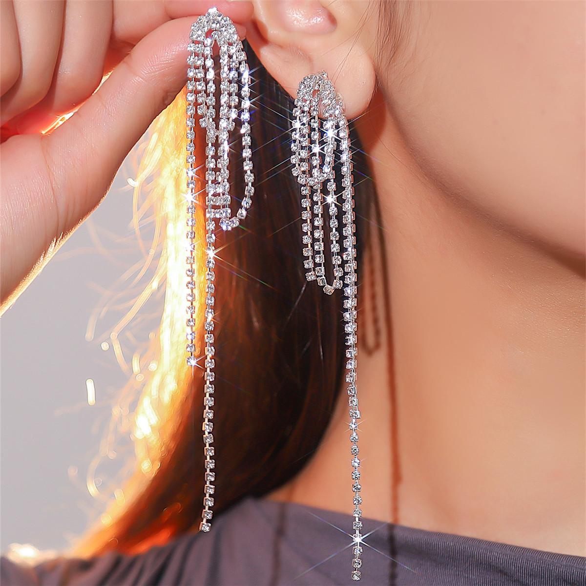 

Trendy Full Diamond Long Tassel Stud Earrings - Exaggerated Statement Fashion for Women серебряный