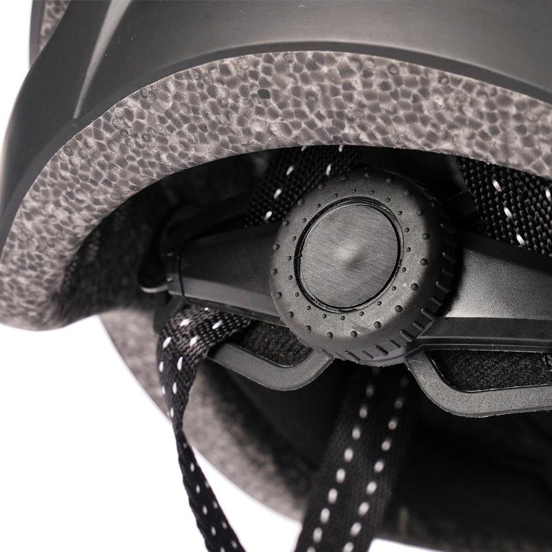 New Bicycle Helmet One-Piece Mountain Bike Road Bike Cycling Helmet Men and Women Bicycle Riding Safety Helmet