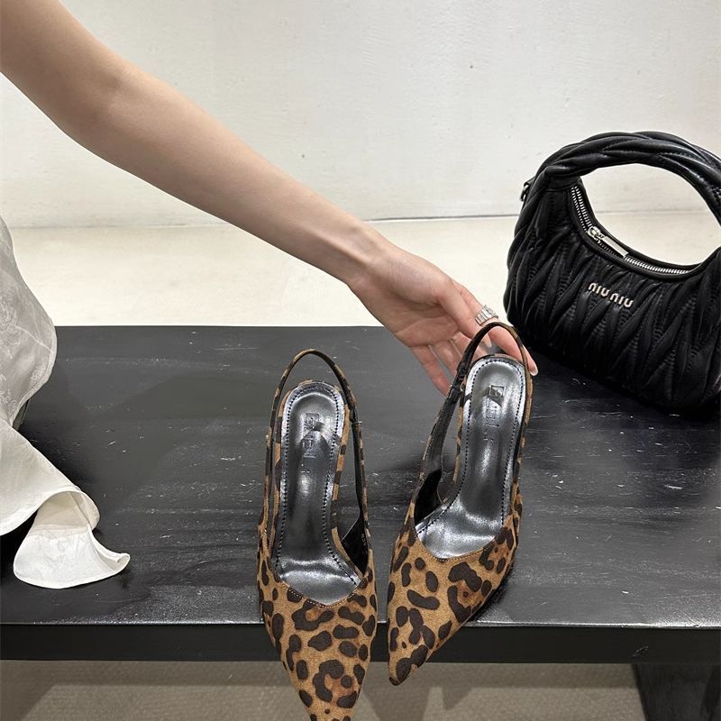 

Leopard print fashion pointed high heels women s summer wear cool slippers 2025 new French temperament with sandals 35