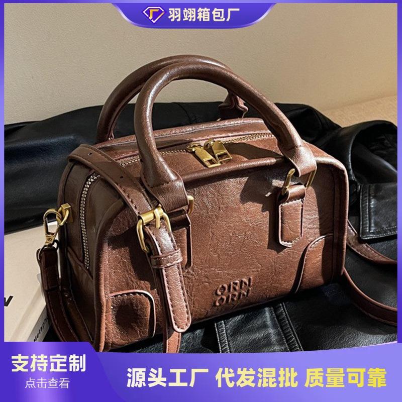 Popular Small Bags Summer and Winter Versatile New Retro Fashion Shoulder Messenger Bag Portable Pillow Bag