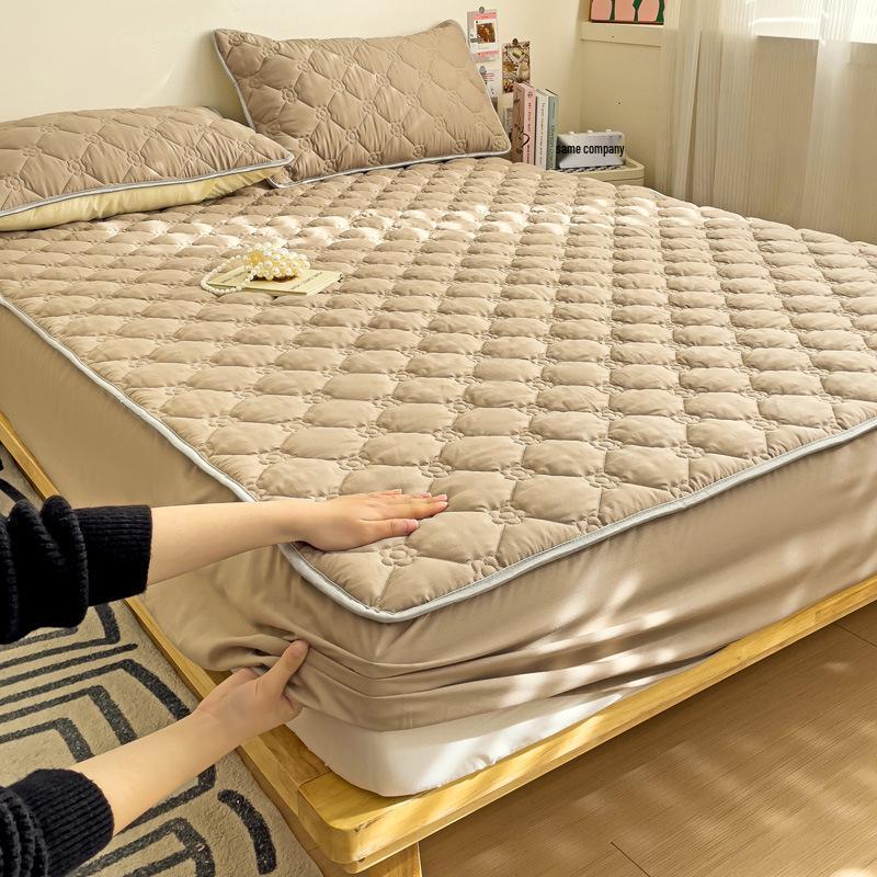 Cloud Cotton Skin-Friendly Thickened Fitted Sheet: Solid Color, Pure Cotton, Non-Slip, Machine Washable.