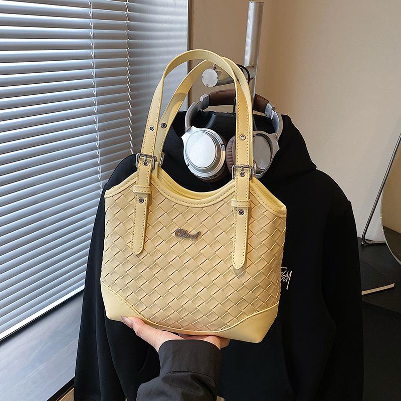 Fashion Tote Bag Women's New High-end Versatile Armpit Bag Casual Commuter Shoulder Bag