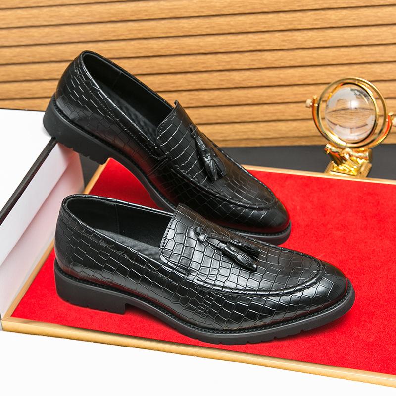 New British men's pointed small leather shoes Korean version hairstylist casual leather shoes foot small leather shoes business leather shoes men