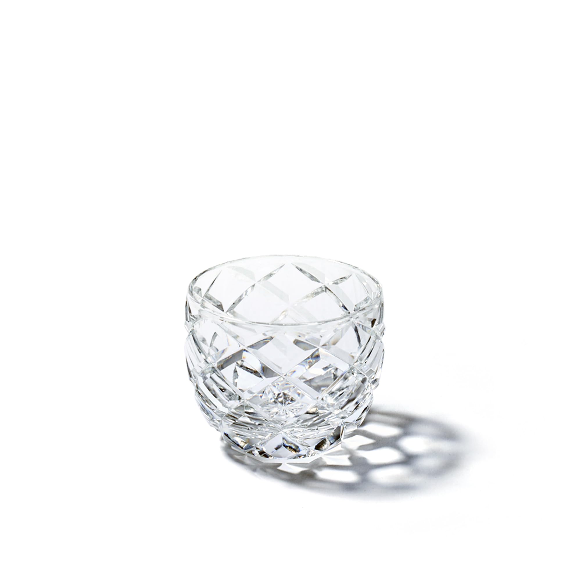 [Taburo Kobo Official] Crystal Edo Kiriko Yarimon Sake Cup (Clear) TB5100-10, in a Paulownia Wood Box, Made in Japan