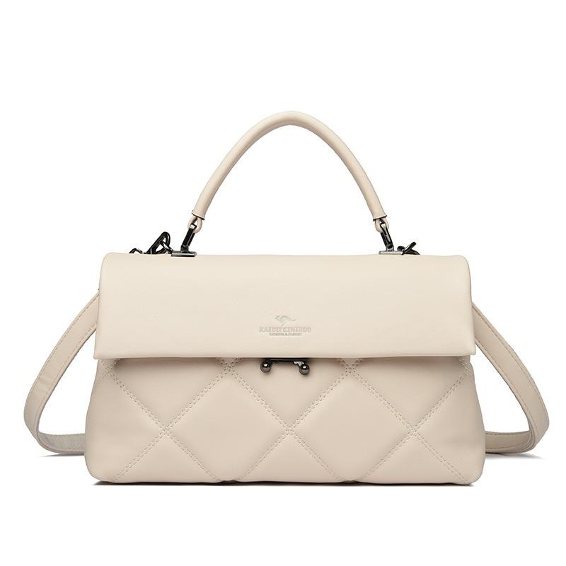 A Classic Women's Handbag—the Perfect Choice for Everyday Use