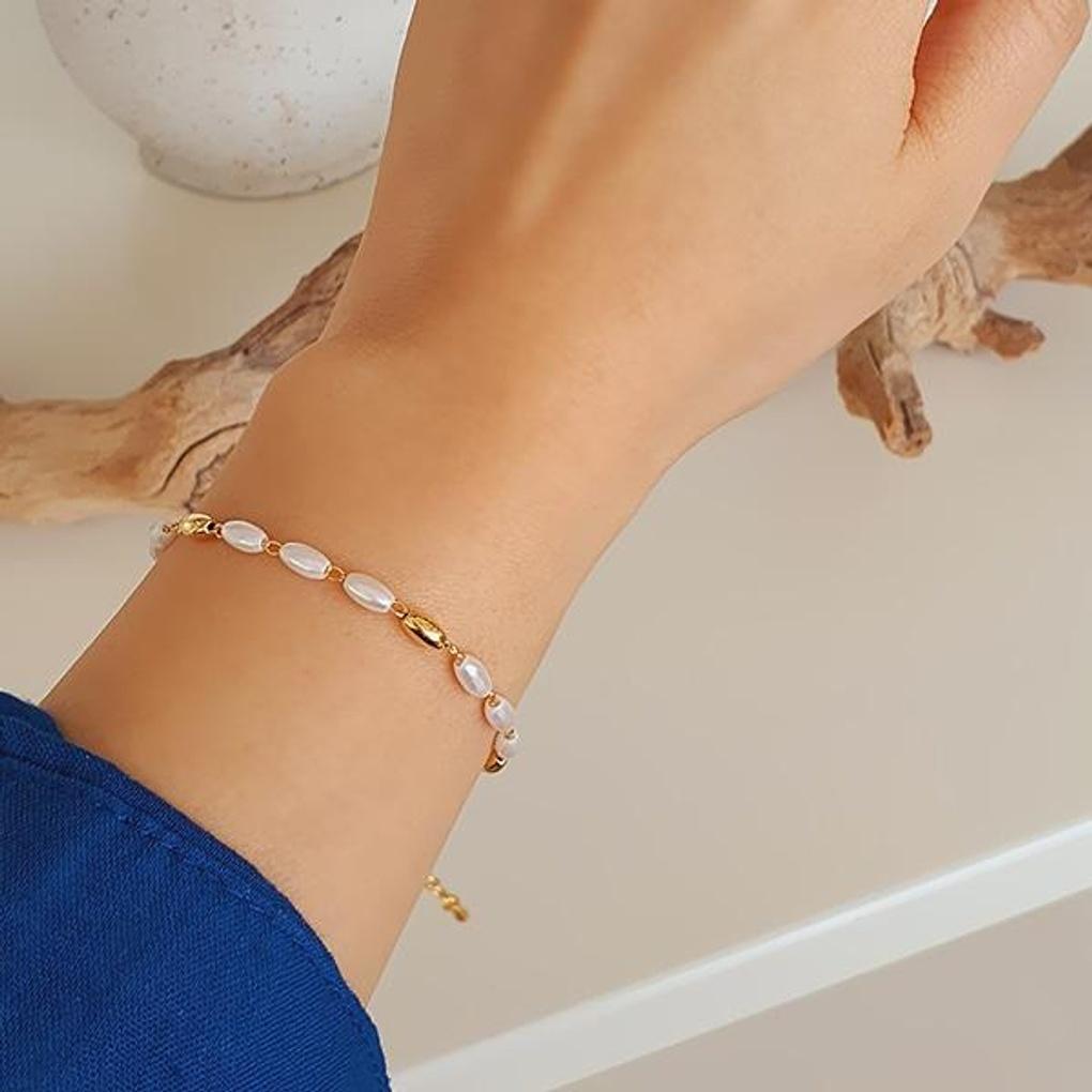 

Women s Macador Bracelet (Pearl and Metal Mix) gold