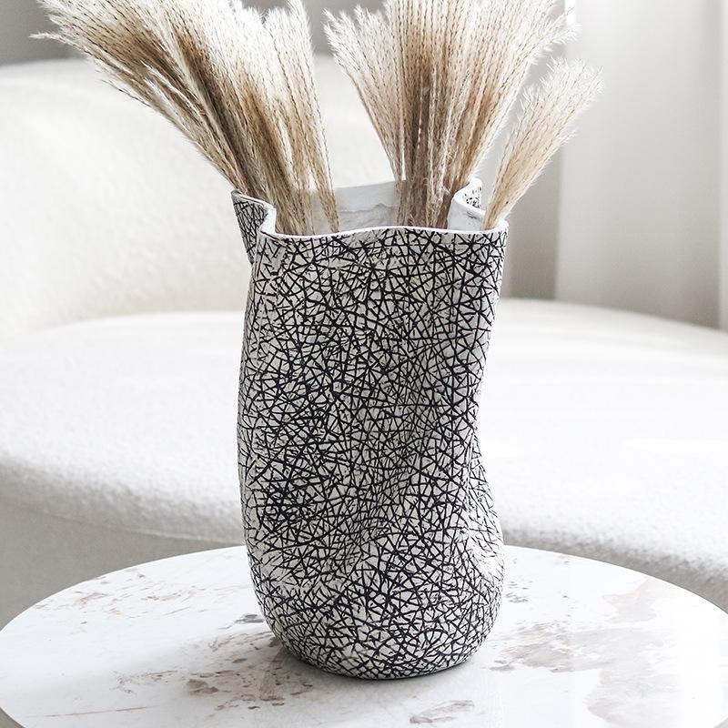 Modern Art Geometric Abstract Twisted Texture Flower Vases Irregular Vase Model Room Sales Office Decorations
