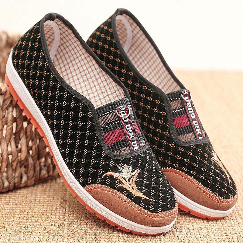 Old ******* Women's Cloth Shoes ****** and Autumn New Embroidered Medium and Old Flat Shoes Non-slip S**t Sole Light and Comfortable Grandma Shoes