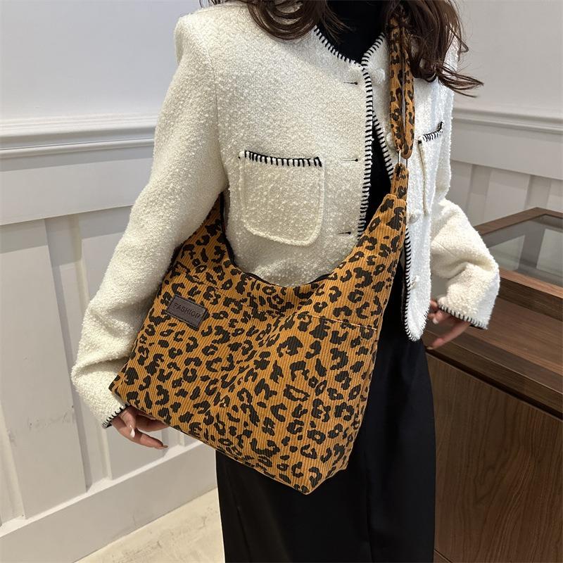 Popular Fashion Leopard Print Portable Tote Bag Women's Winter New Large-capacity Shoulder Bag Commuter Messenger Bag